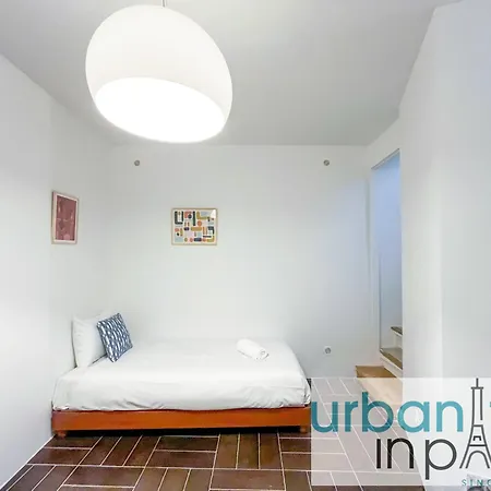 Urbanflat 195 - Cosy Triplex In Center Of * Parigi